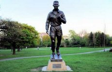 Why football legend Brian Clough’s statue must remain in Middlesbrough's Albert Park
