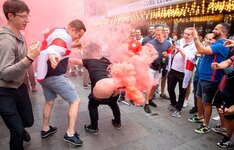 4_PAY-England-fans-walking-around-the-west-end-before-the-Euros-final-match-this-evening-betwe...jpg