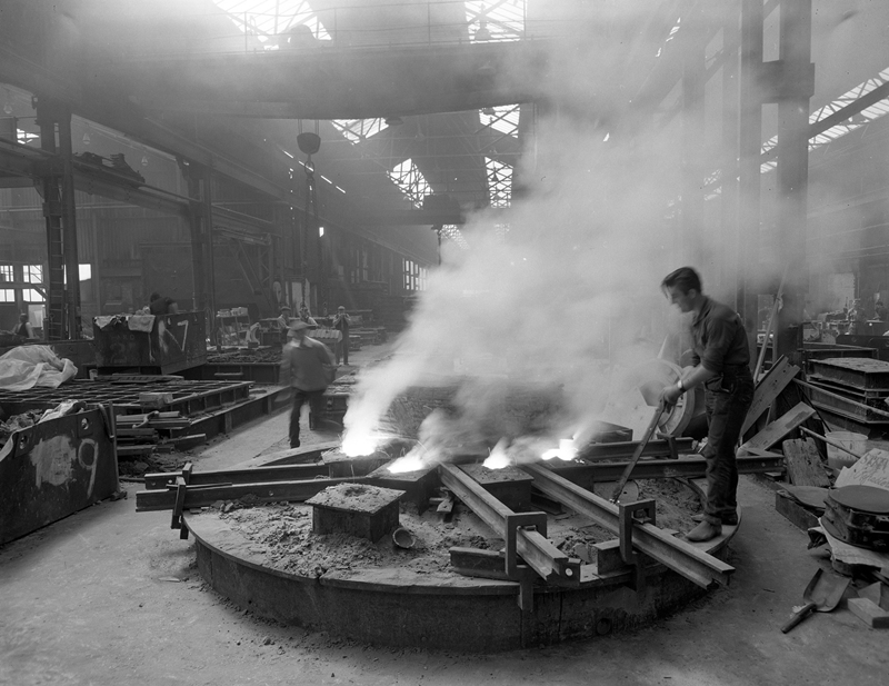 Casting at Stockton Foundry, 1970 (Head Wrightson Collection, Stockton Council Libraries).jpg