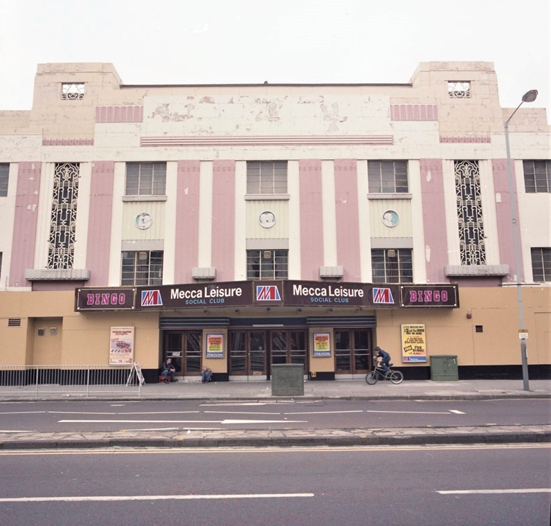 The Globe as Mecca Bingo, 1983 (Teesside Archives).jpg